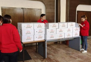 Пекабеско донираше пакети со храна за социјално загрозени семејства