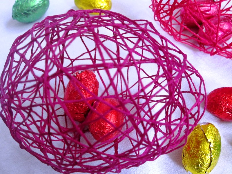 ВИДЕО: Како да направите големо чоко Велигденско јајце
