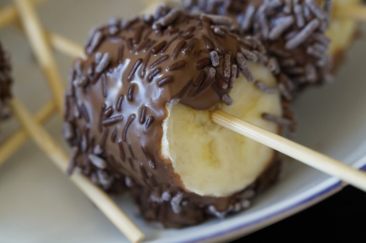 Чоколадни банани – десерт на кој ќе му се радуваат децата