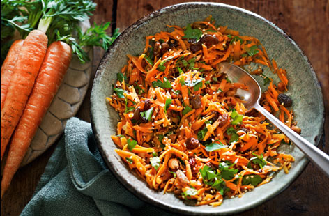 Индиски специјалитет во вашата кујна: Салата со куп зеленчук
