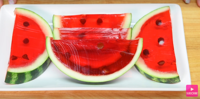 ВИДЕО: Желе бонбони од лубеница – Летото е време за забава