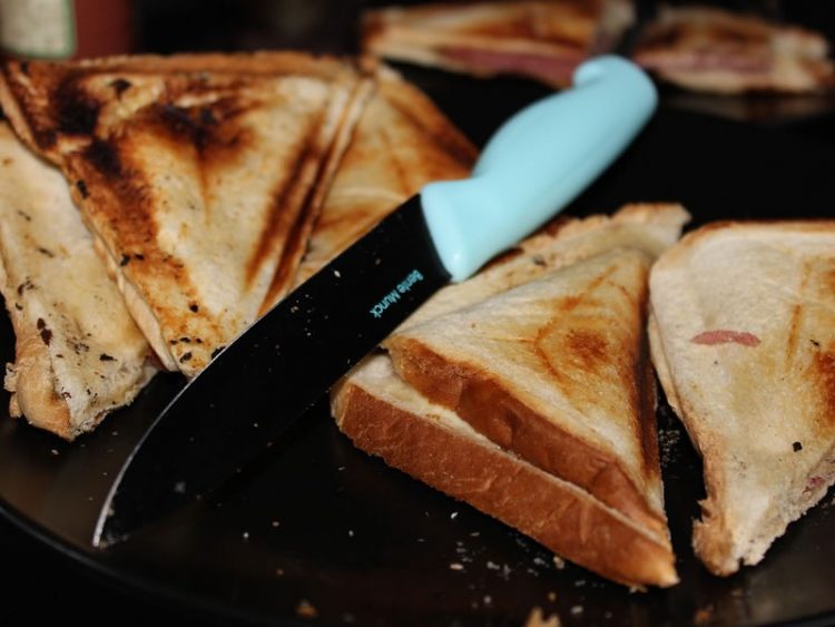Идеална вечера во студените денови: Пробајте ги највкусните топли сендвичи