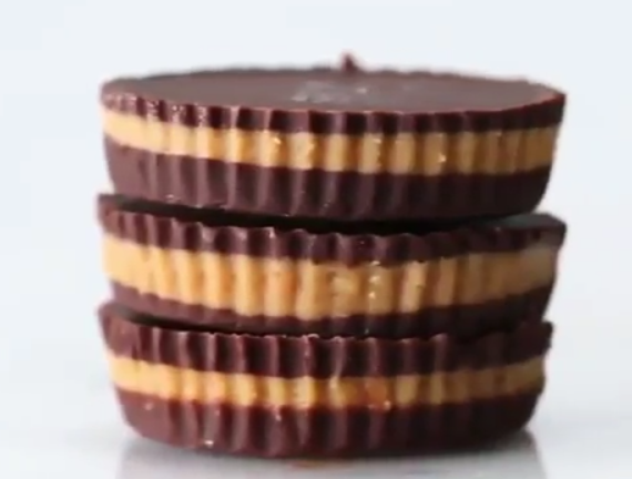 ВИДЕО: Наполни корпи со чоколада – овие колачиња се ФАНТАЗИЈА