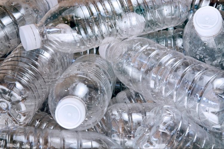 ВИДЕО: Не ги фрлајте пластичните шишиња – трикови за секоја домаќинка