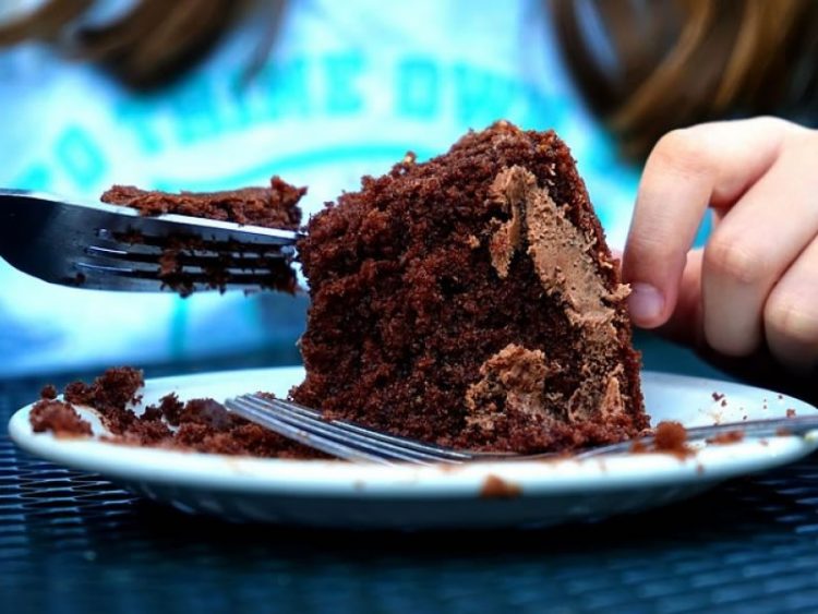 Ова е најздравата чоколадна торта! (РЕЦЕПТ)