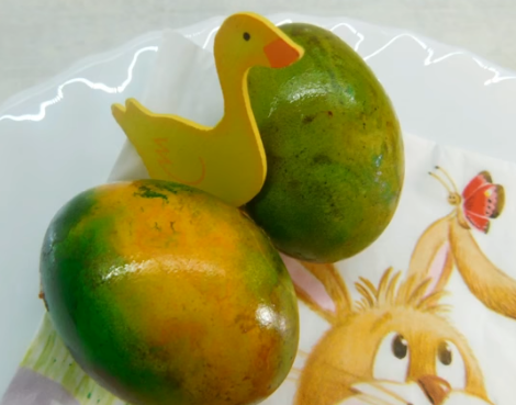 ВИДЕО: Офарбајте велигденски јајца со памук – многу е лесно!