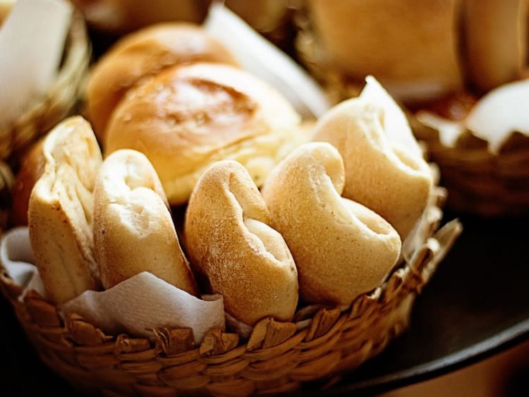 Топчиња од стар леб: Вкусен доручек од намирници кои постојано ги имате во кујна