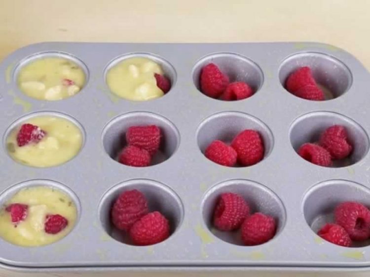 Ледени мафини со овошје – Десерт за 10 минути