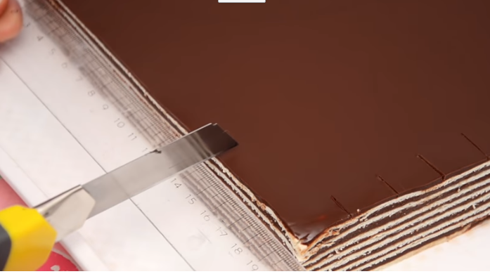 Чоколадна глазура за секој десерт – нема да пукне при сечењето