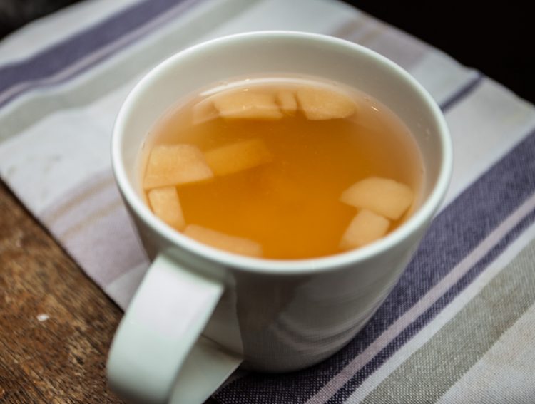 Чај за желудникот – направете го дома и нема да имате мака