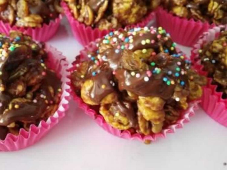Корнфлекс колачиња – чоколадни шишарки кои брзо се прават