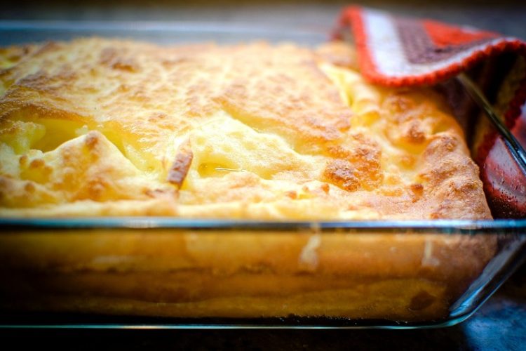 Палента со сирење: Кремаст и здрав доручек кој ќе ве наполни со енергија