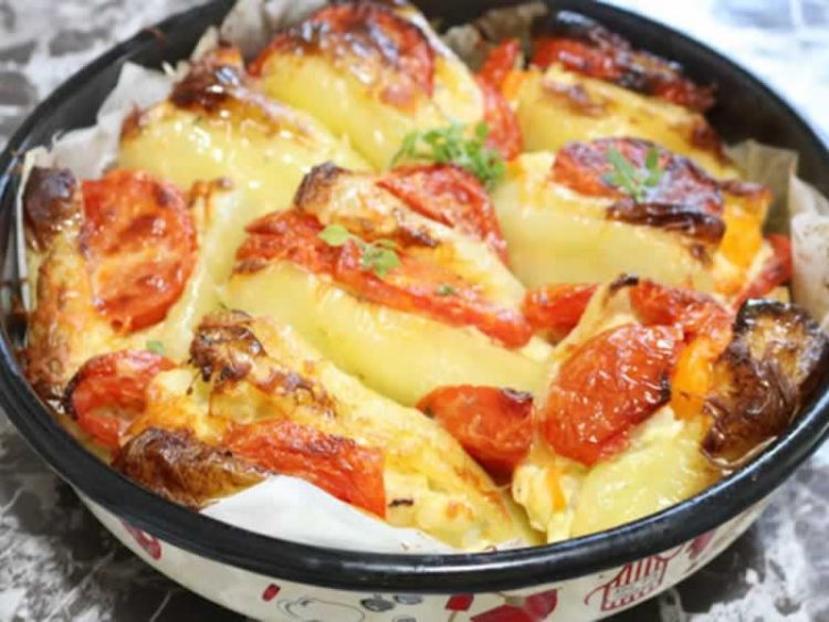 Пиперки полнети со карфиол: Овој оброк без месо ќе го обожавате