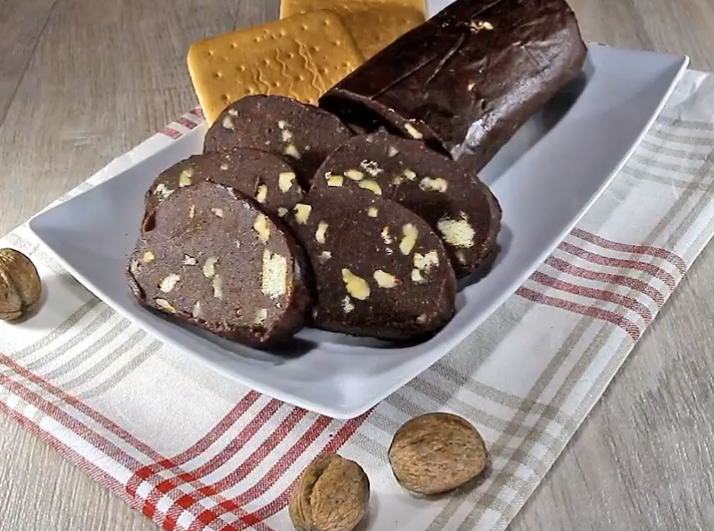Видео десерт: Чоколаден ролат без печење – брз и исклучително вкусен