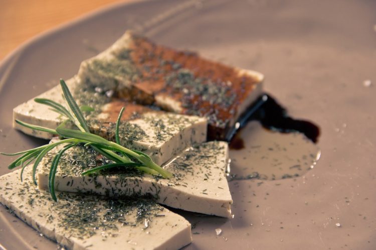 Здравје во секое парче – Што е тофу сирење и како се добива