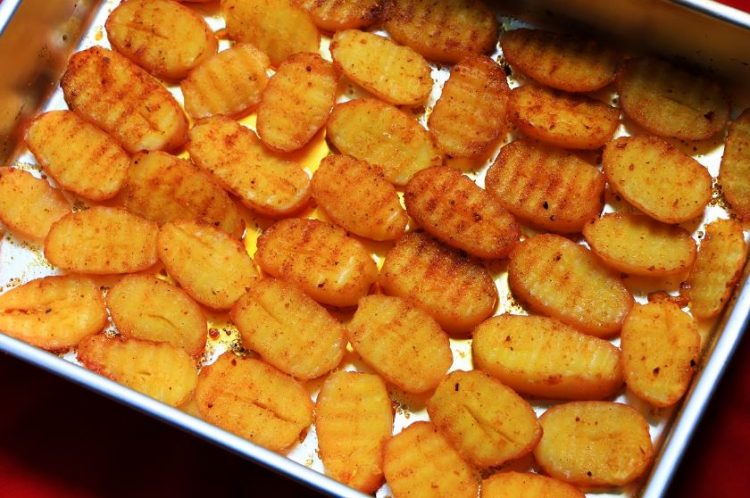 Сочен и мек: Печен компир од рерна