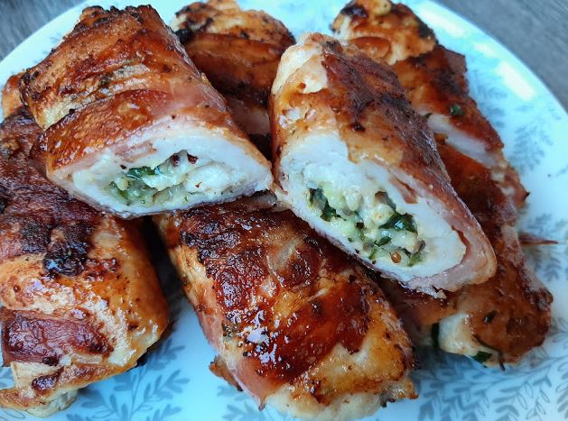 Ручек за десетка: Пикантни полнети пилешки ролни