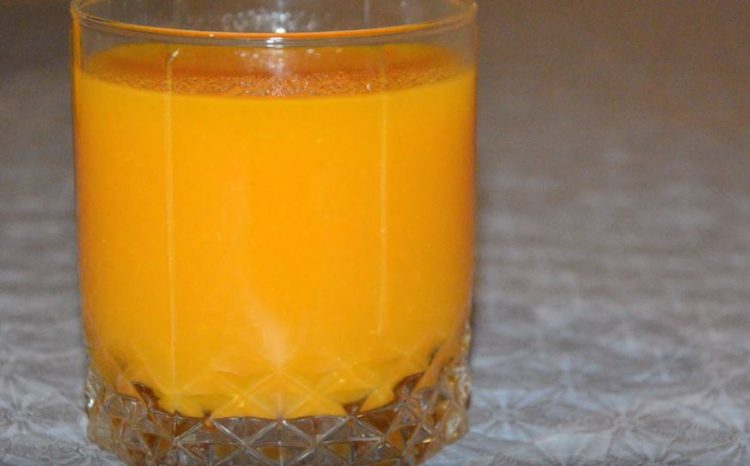 Здрав сок од портокал, лимон и морков – полн со витамини