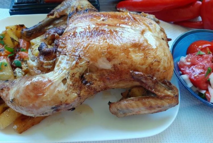 Еве како најдобро да испечете пиле: Крцкава кожа, сочно месо – совршена маринада