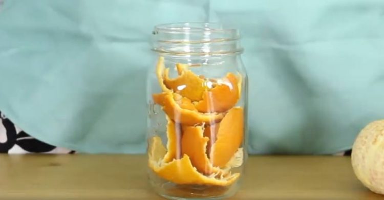 Ставете во тегла кора од портокал и малку оцет: Неверојатен трик за чист и уреден дом