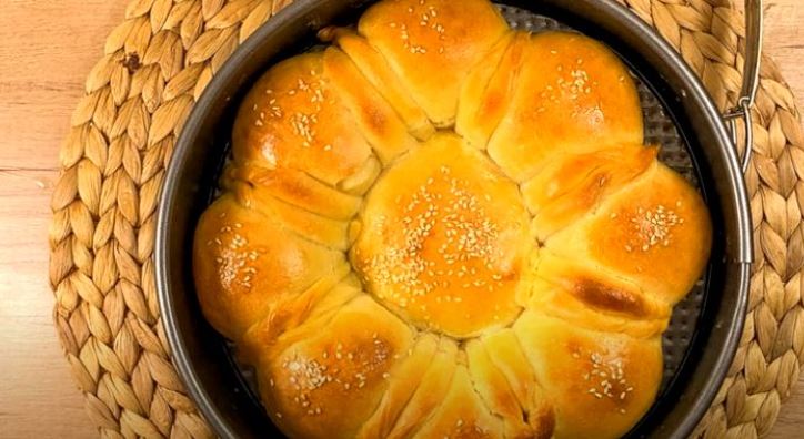 Украс за вашата трпеза: Рецепт за цвет погача, повкусна од било кој леб
