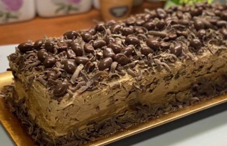 Совршена торта без брашно: Лесна, полна со фил и ореви