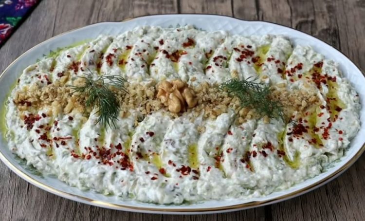 Кремаста салата со тиквици, ореви и јогурт: Одлична за славска трпеза
