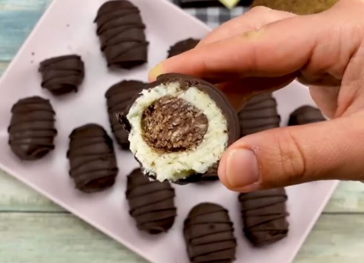 Поинаков рецепт за баунти колач – двоен слој кокос и чоколадо, едноставно неодоливо