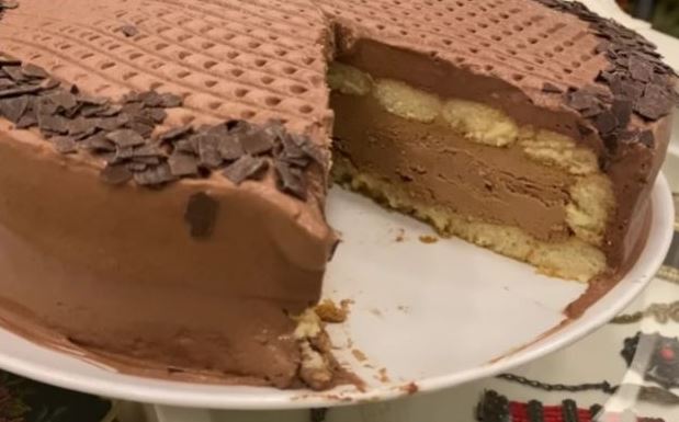 Торта со пишкоти и чоколадо – одличен десерт