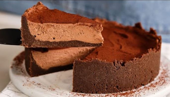 Брза чоколадна торта: Фантастичен десерт од 5 состојки