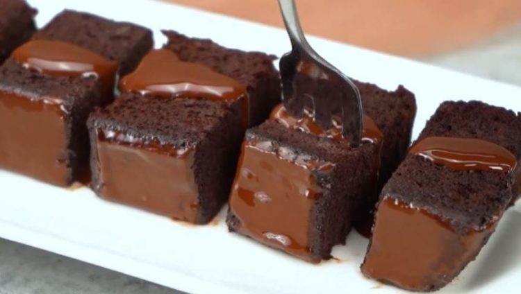 Најбрзиот рецепт за одличен чоколаден колач – се пече 8 минути